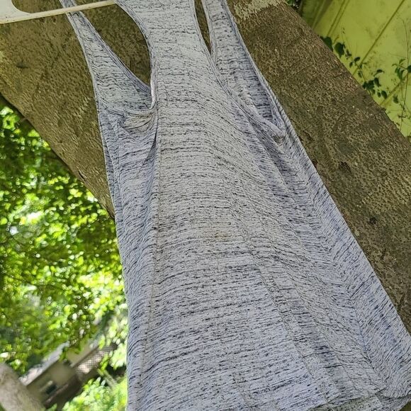 3/10$ Free kisses cali tank - Picture 4 of 4